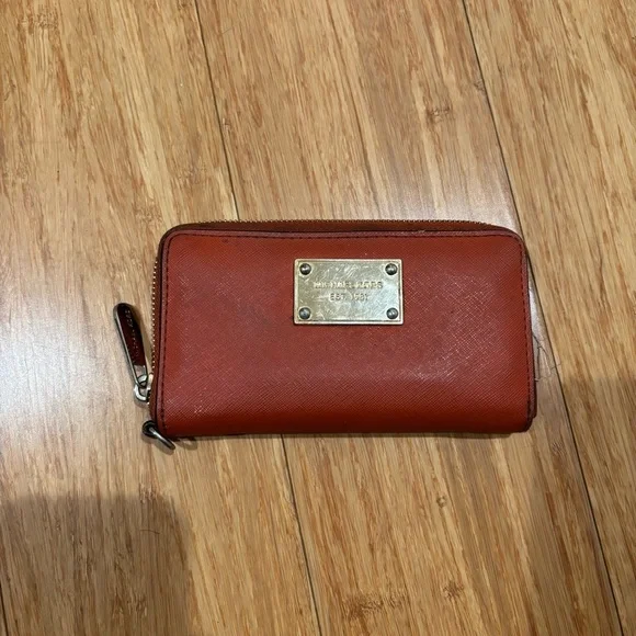 Michael Kors Red Medium Large Zip Wallet - Picture 1 of 9